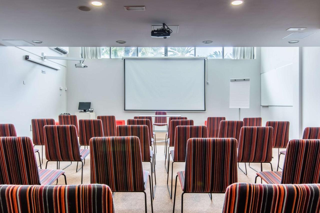 Radisson Blu Resort Gran Canaria La Playa de Arguineguin Exterior photo The lecture room