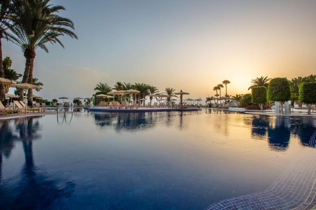 Radisson Blu Resort Gran Canaria La Playa de Arguineguin Exterior photo The pool at the Royal Beach Palace
