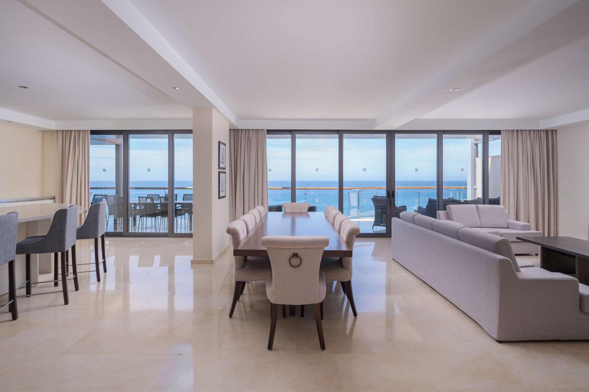 Radisson Blu Resort Gran Canaria La Playa de Arguineguin Exterior photo A suite at the Four Seasons Hotel